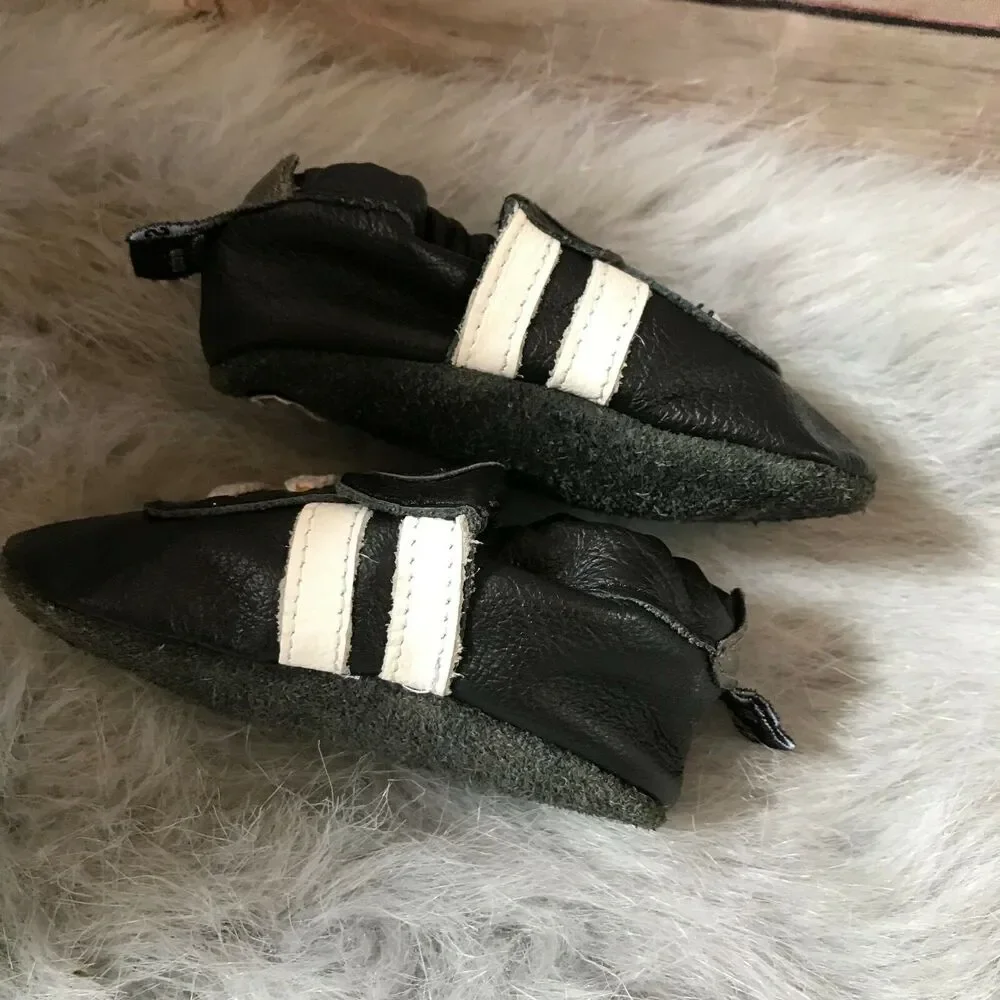 Shoo Shoos Black White Football Moccasins 6-12 mo Leather Soft Sole Shoes Silver